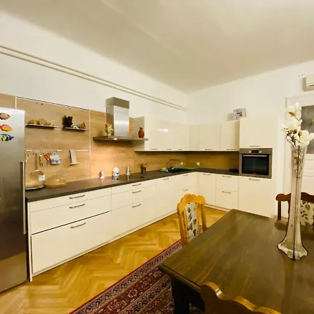 Appartement Central Station - Stylish Bourgeois Ljubljana